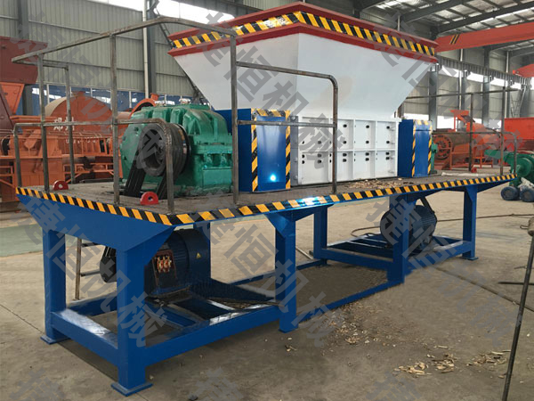 生物質(zhì)撕碎機設(shè)備圖