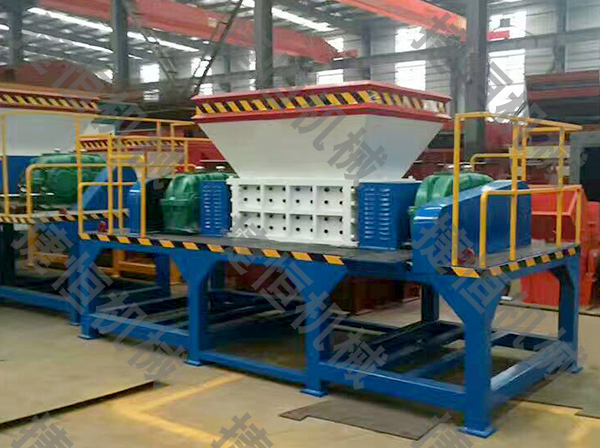 生物質(zhì)撕碎機設(shè)備圖